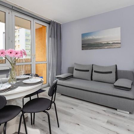 Family Apartment With Balcony In Gdynia By Noclegi Renters Eksteriør billede