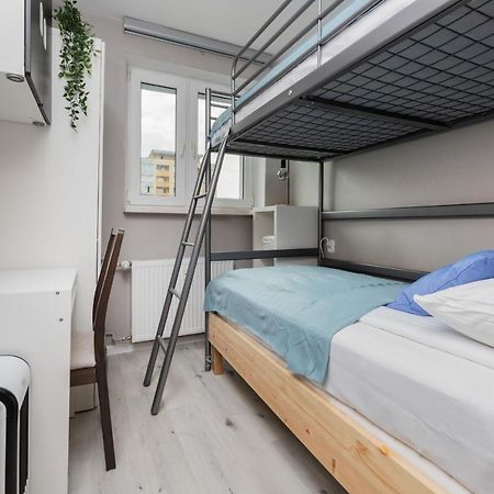 Family Apartment With Balcony In Gdynia By Noclegi Renters Eksteriør billede
