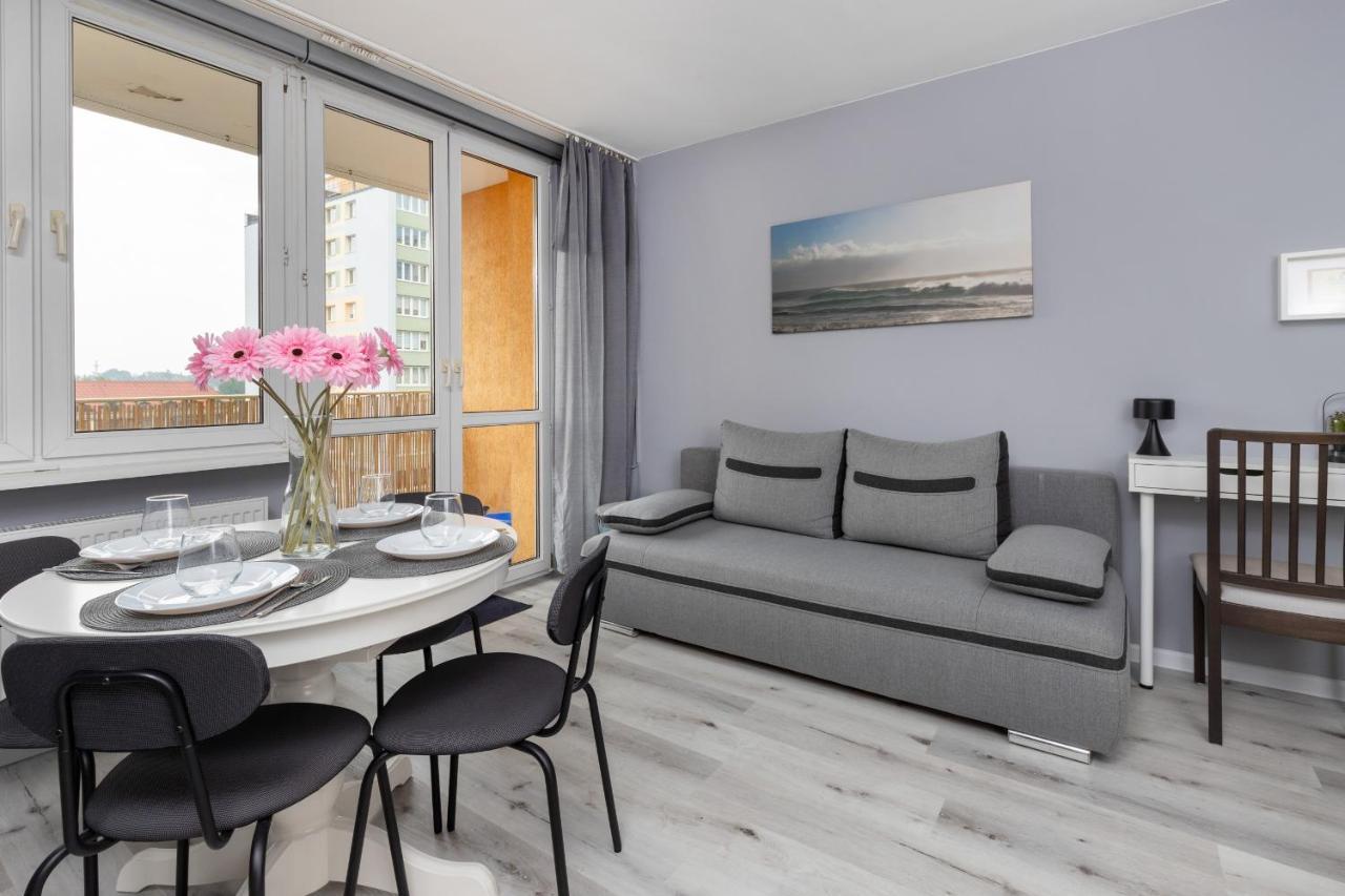 Family Apartment With Balcony In Gdynia By Noclegi Renters Eksteriør billede