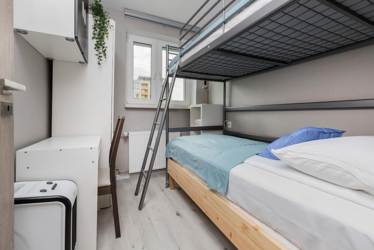 Family Apartment With Balcony In Gdynia By Noclegi Renters Eksteriør billede